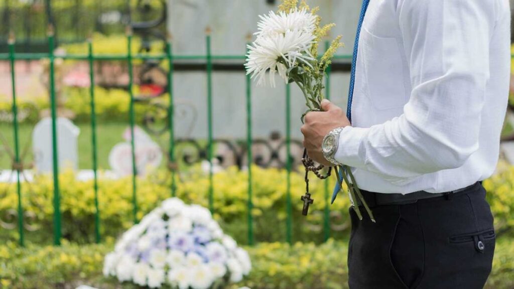 Conheça os desafios de empreender no mercado funerário